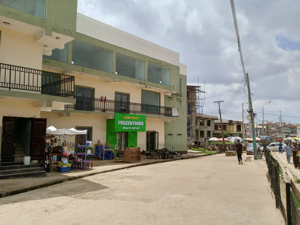 SouthWest Shopping Complex, Molete